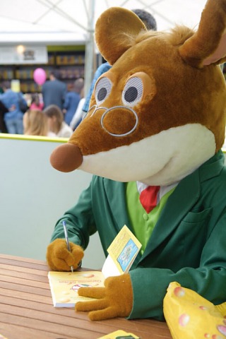 Sessão de autógrafos com o Geronimo!